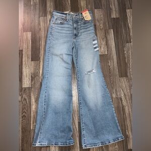 Levi's Ribcage Bell Jeans